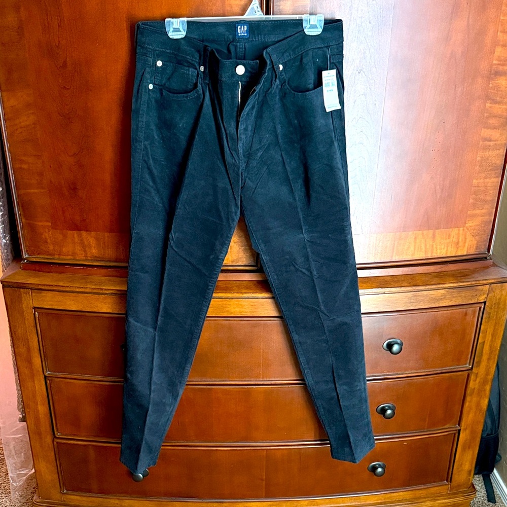 GAP Women’s True Skinny Leg Corduroy Pants in Deep Black